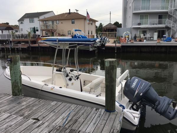 2009 Cobia 214 Spirit CC with 75 HOURS