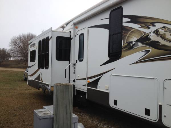 2013 Keystone MONTANA MOUNTAINEER 358RLT