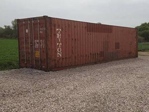 20' and 40' storage containers, 1