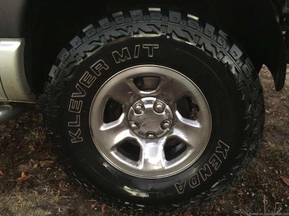 Kenda m/t tires new, 1