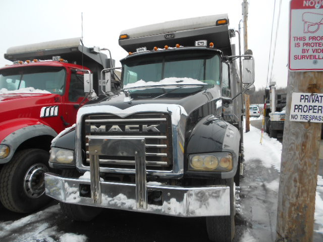 2010 Mack Granite Gu713  Dump Truck