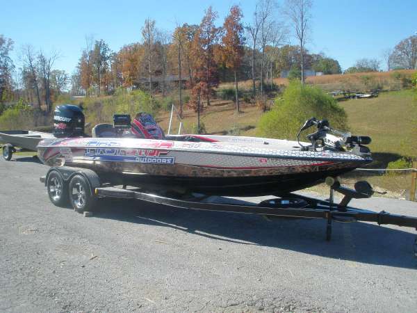 2008 TRITON BOATS TR-21X HP