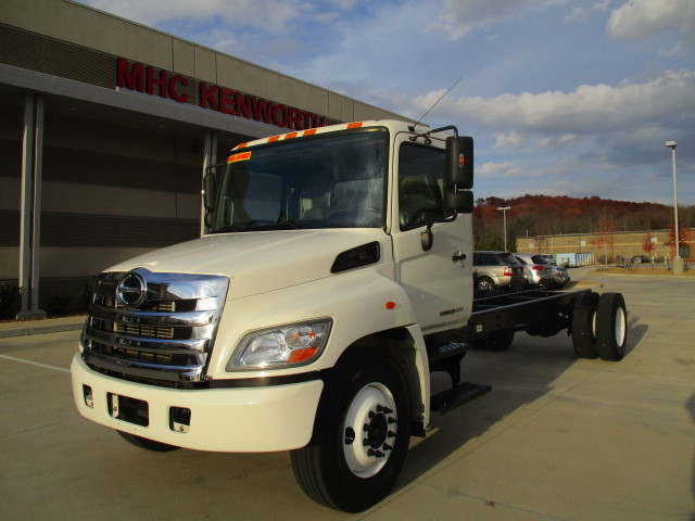 2013 Hino 268a  Cab Chassis
