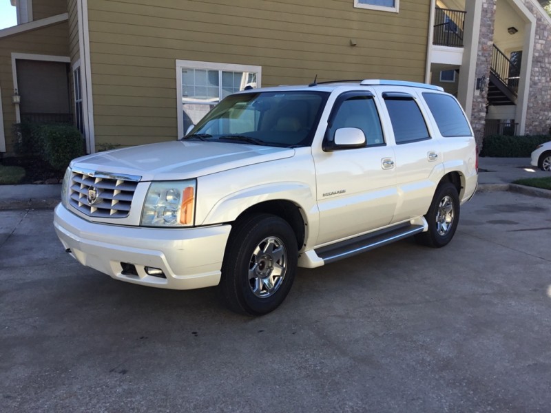 2004 Cadillac Escalade 4dr 2WD