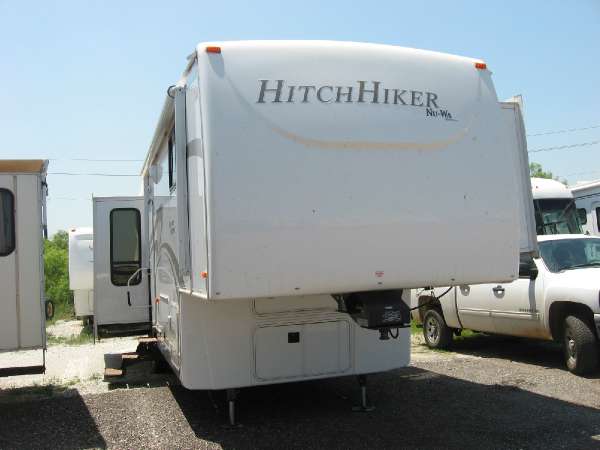 2011  HitchHiker  Discover America 349 RSB
