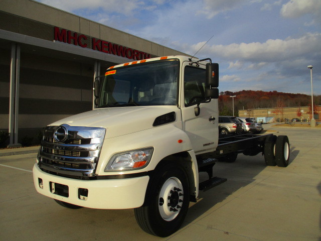 2013 Hino 268  Cab Chassis