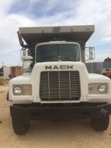 1990 Mack Rd686  Dump Truck