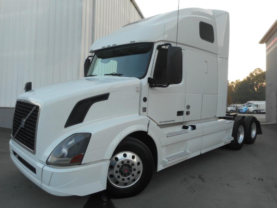 2012 Volvo Vnl  Conventional - Sleeper Truck