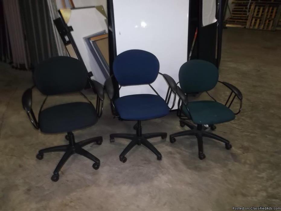 Steelcase Uno Task Rolling Chairs, 1