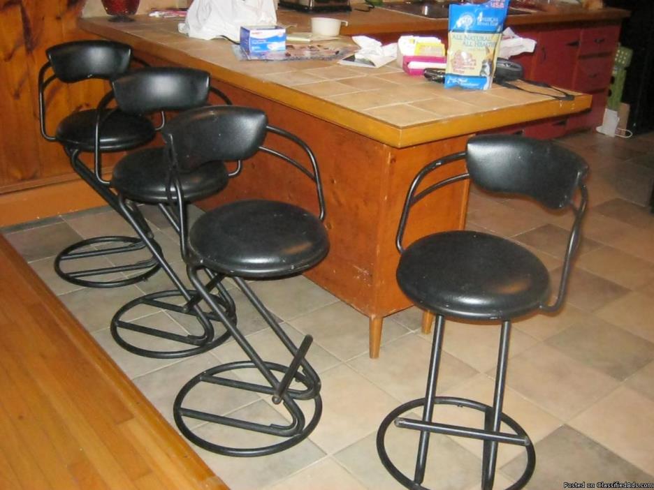 4 COUNTER STOOLS IN GREAT CONDITION, 0