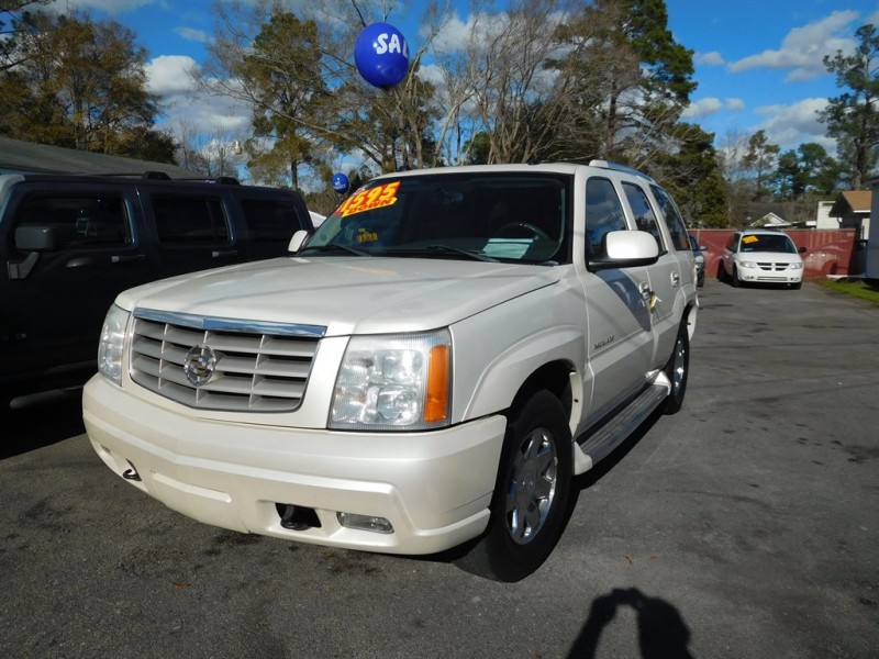 2005 Cadillac Escalade Base