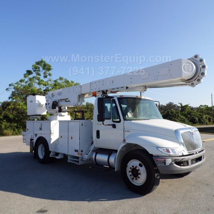 2009 International Durastar 4300  Bucket Truck - Boom Truck