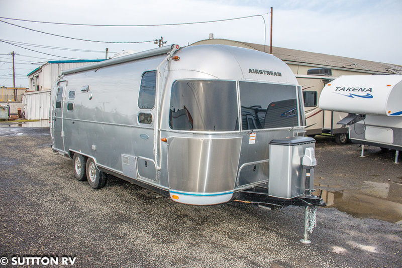 2017 Airstream Flying Cloud 25FB Twin