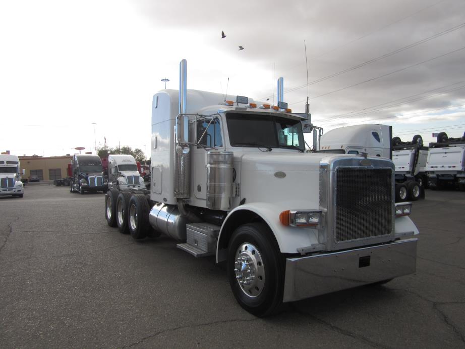 1998 Peterbilt 379  Conventional - Sleeper Truck