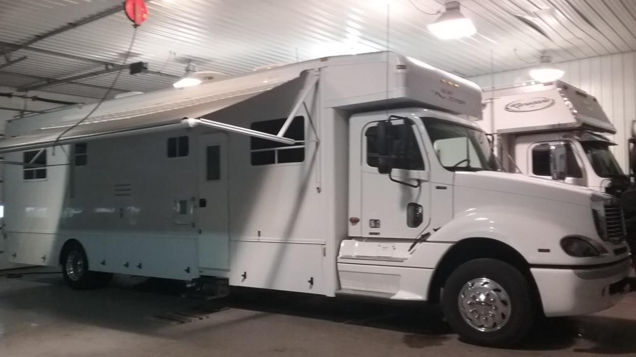 2003 Haulmark 40' Motor Home