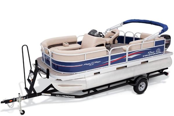 2017 Sun Tracker Party Barge 18 DLX