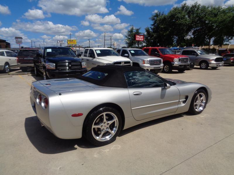 2004 Chevrolet Corvette Base 2dr Convertible