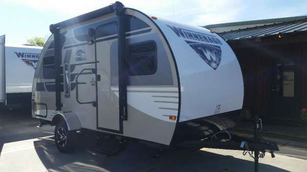 2017  Winnebago  1710DS