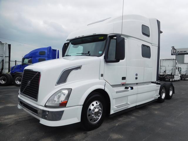 2014 Volvo Vnl  Conventional - Sleeper Truck