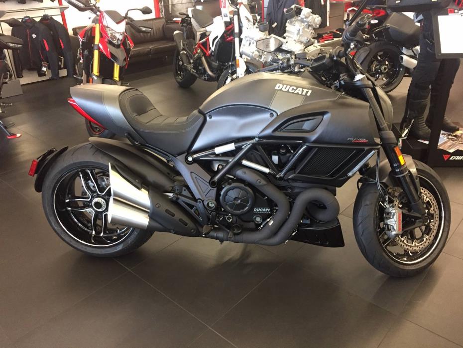 2016  Ducati  Diavel Carbon