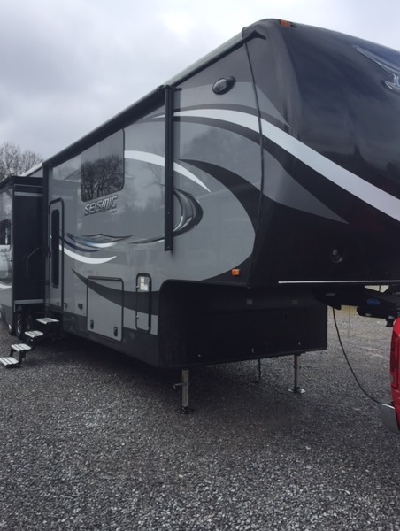 2016  Jayco  SEISMIC 4250