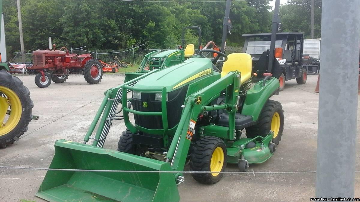 1023E JOHN DEERE TRACTOR W BELLY MOWER / LOADER, 0