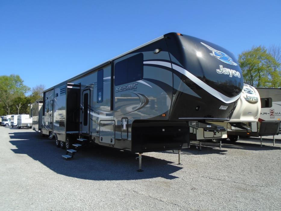 2016  Jayco  SEISMIC 4112