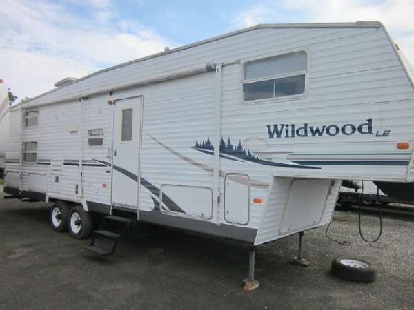 2005  Wildwood  325