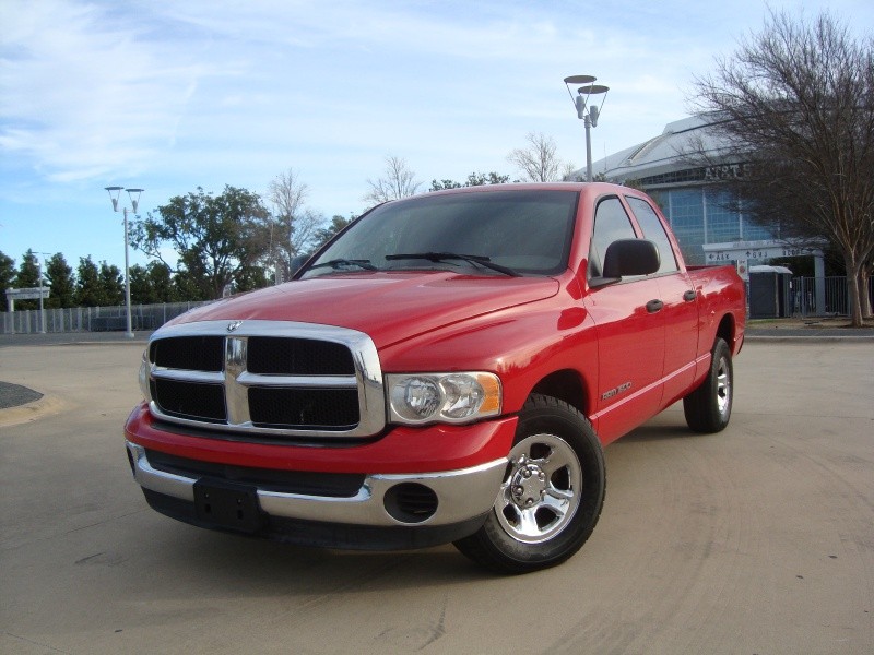 2004 Dodge Ram 1500 4dr Quad Cab 140.5 WB SLT