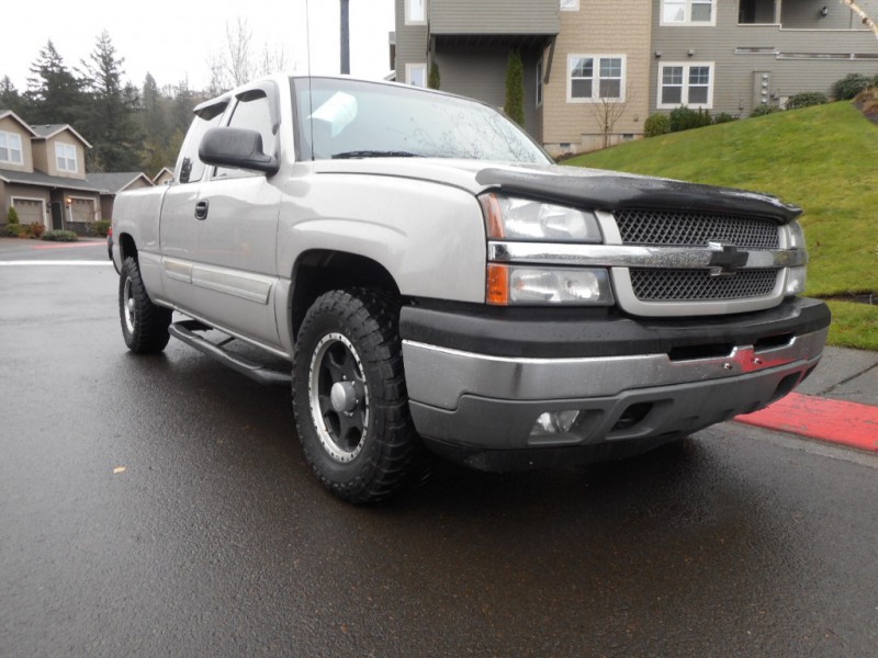 2005 Chevrolet Silverado 1500 Ext Cab 143.5 WB 4WD Work Truck (WARRANTY AVAILABLE FOR ADDITIONAL FE