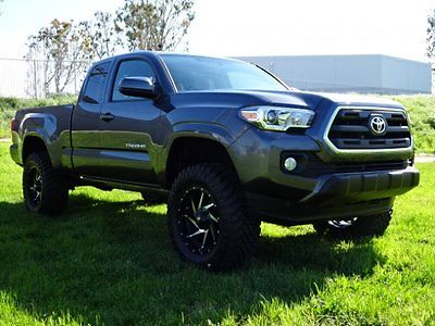 2017 Toyota Tacoma Access Cab 4WD 2017 Toyota Tacoma Access Cab 4WD Only 832 Miles Nice Interior Priced to Sell!