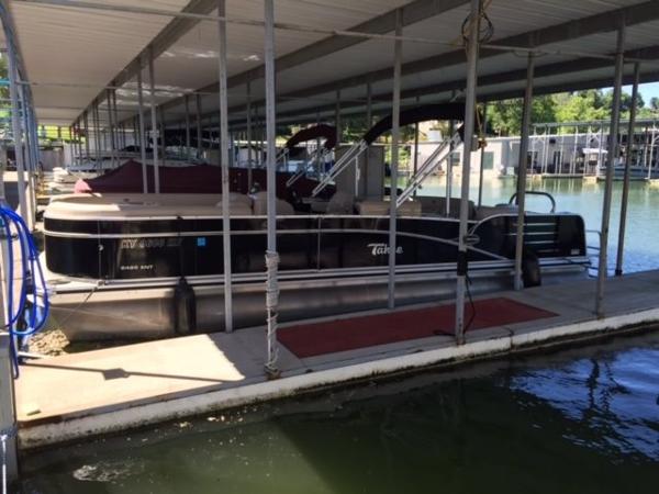 2013 Tahoe Pontoon Catalina Entertainer