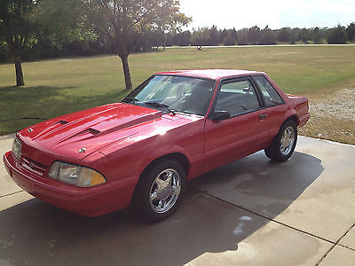 1993 Ford Mustang LX Sedan 2-Door 1993 Ford Mustang LX Sedan 2-Door 5.0L