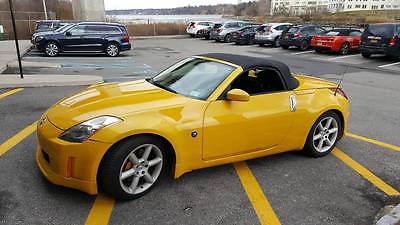 2005 Nissan 350Z 35TH ANNIVERSARY  2005 NISSAN 350Z 35TH ANNIVERSARY YELLOW METALLIC 6 SPEED CONVERTIBLE ROADSTER