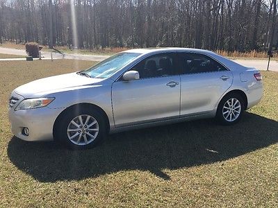 2011 Toyota Camry XLE 2011 Toyota Camry XLE 4 cyl. Leather, heated power seats, sunroof, and alloy.