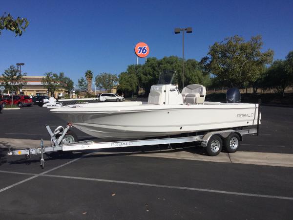 2017 Robalo 226 Cayman