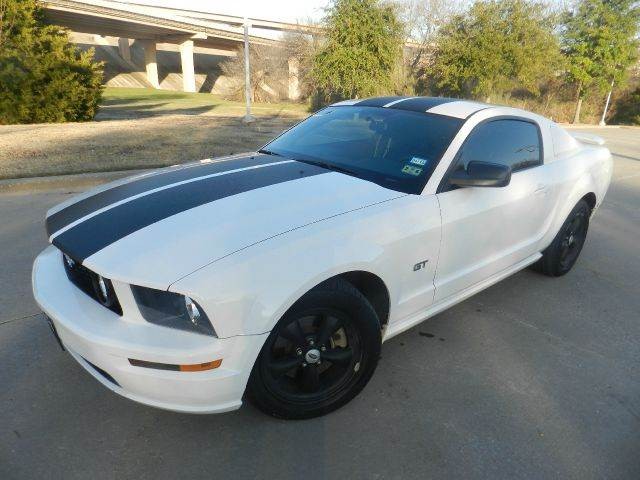 2006 Ford Mustang GT Deluxe 2dr Coupe