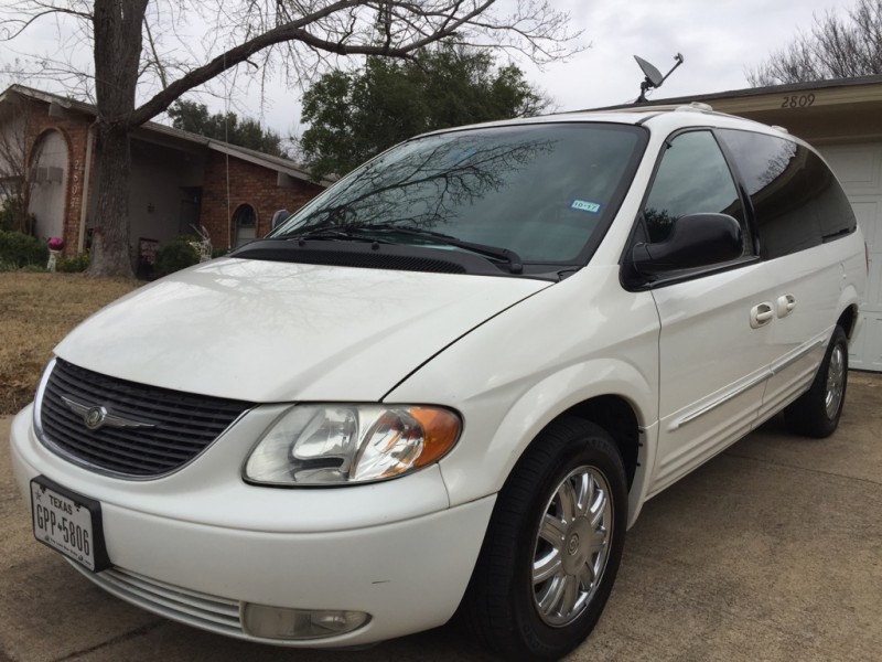 2004 Chrysler Town 4dr Limited FWD