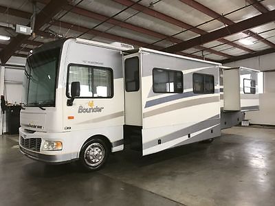 2006 FLEETWOOD BOUNDER 34F 3 SLIDES*CHEVY WORKHORSE*ONLY 12K MILES*FINANCING!!