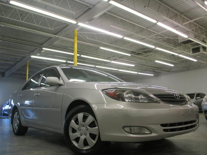 2004 TOYOTA CAMRY LE