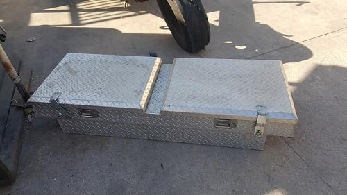 TOOL BOX FOR PICK UP TRUCK