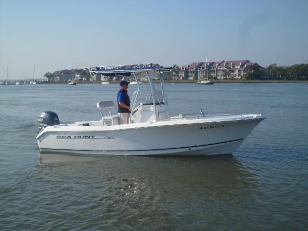 2006 Sea Hunt Triton 207