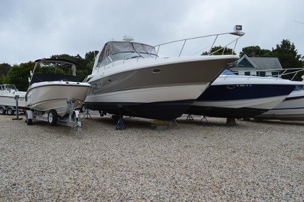 2006 Cruisers Yachts 370 Express Diesel