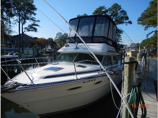 1985 Sea Ray 3000 Sedan Bridge