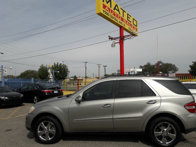 2006 Mercedes-Benz M-Class 4MATIC 4dr 5.0L