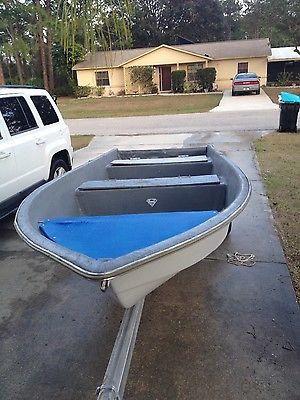 12 FT FIBERGLASS FLATBOTTOM BOAT and Trailer W/motor and battery