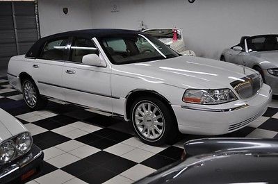 2007 Lincoln Town Car Signature WITH ONLY 9,358 MILES WOW !!!!!!! 2007 Lincoln Not A Misprint...9,358 MILES! ONE OWNER! CARFAX CERTIFIED!