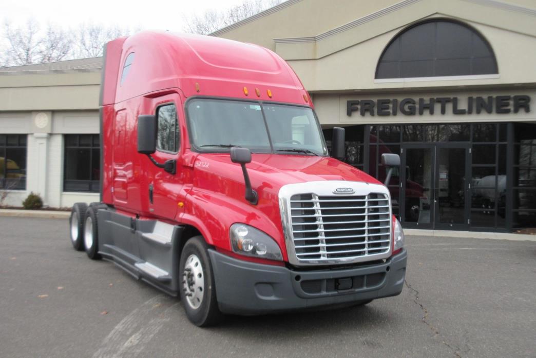 2015 Freightliner Cascadia  Conventional - Sleeper Truck