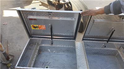 TOOL BOX FOR PICK UP TRUCK, 1