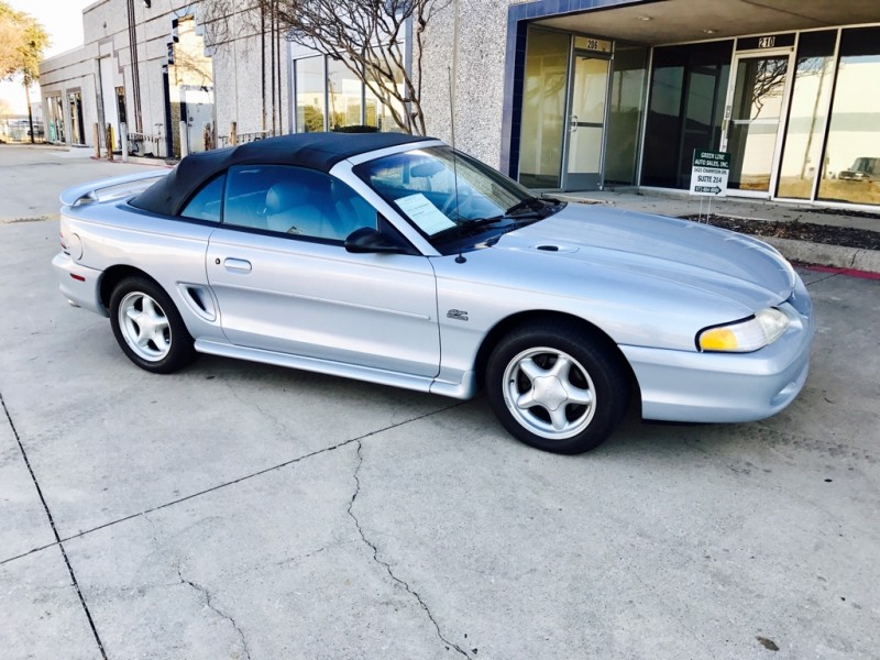 1995 Ford Mustang 2dr Convertible GT